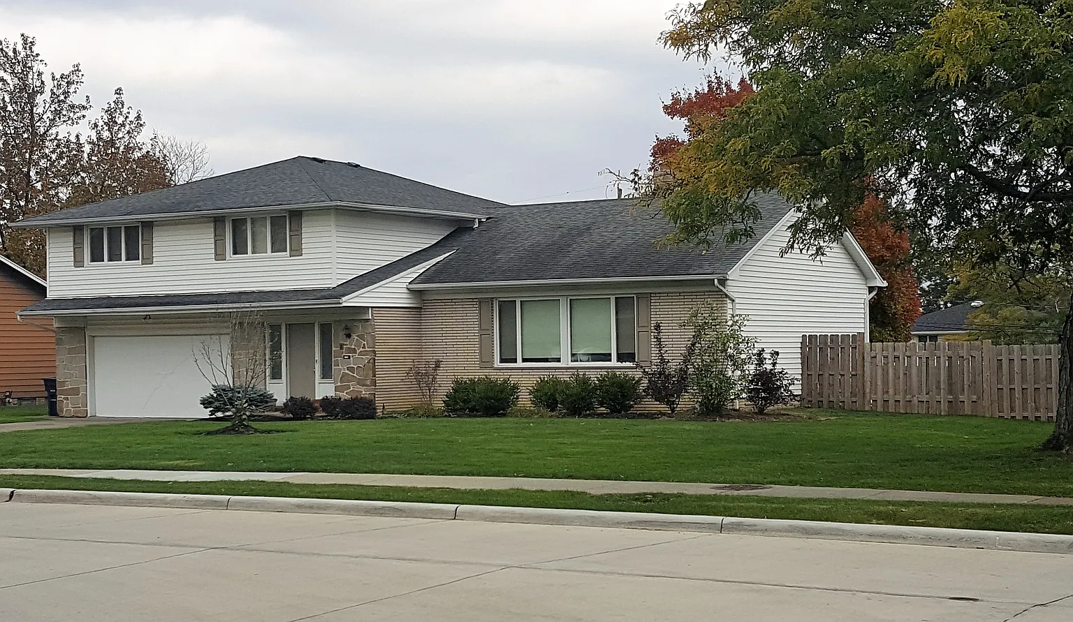 25064 Maidstone Ln photo 1