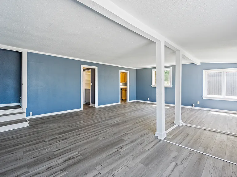 1310 Alki Ave SW — Photo 3