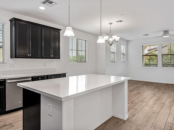 5th image of 1751 E Dogwood Ln