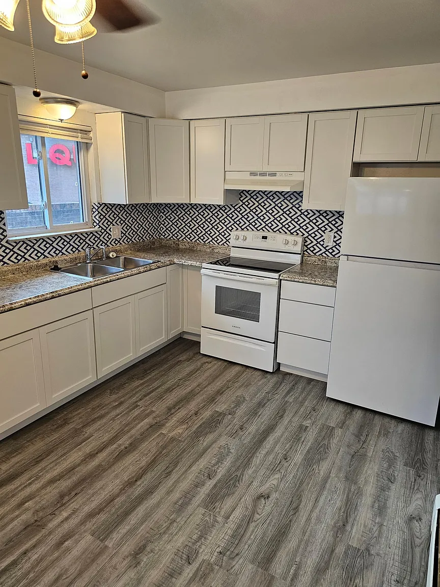 20801 Martin Rd photo 1