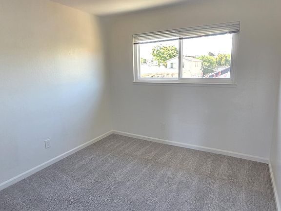 5th image of 2270 John Ct APT 9