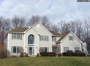 415 Walnut Ridge Trl, Aurora, OH 44202