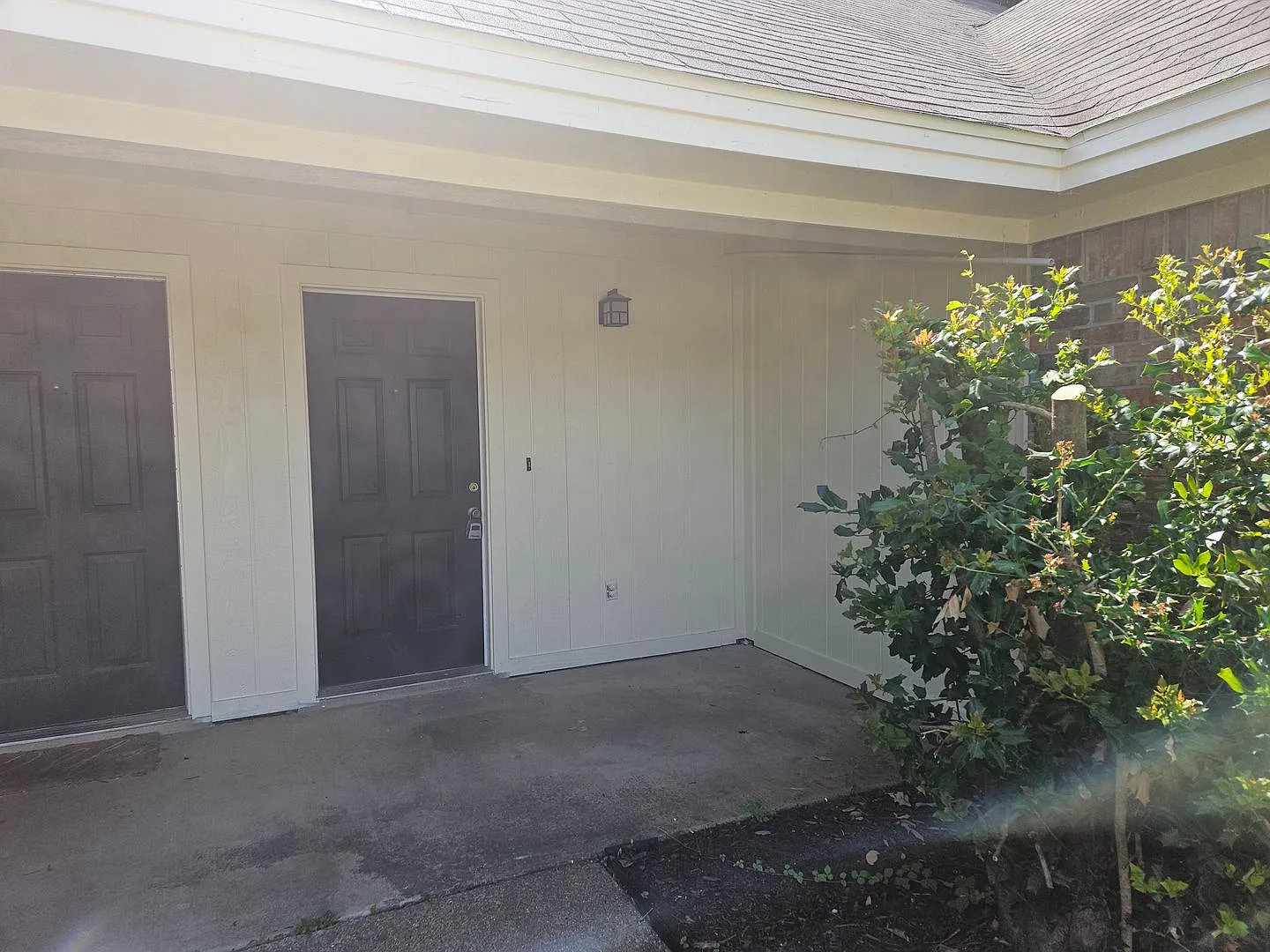2 Story Townhome in NRH — Photo 2