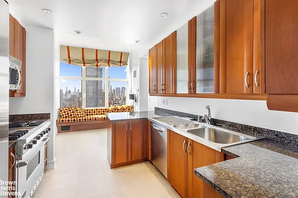 Rented by Brown Harris Stevens | media 14