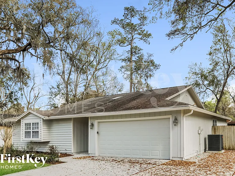 6181 Island Forest Dr — Photo 2