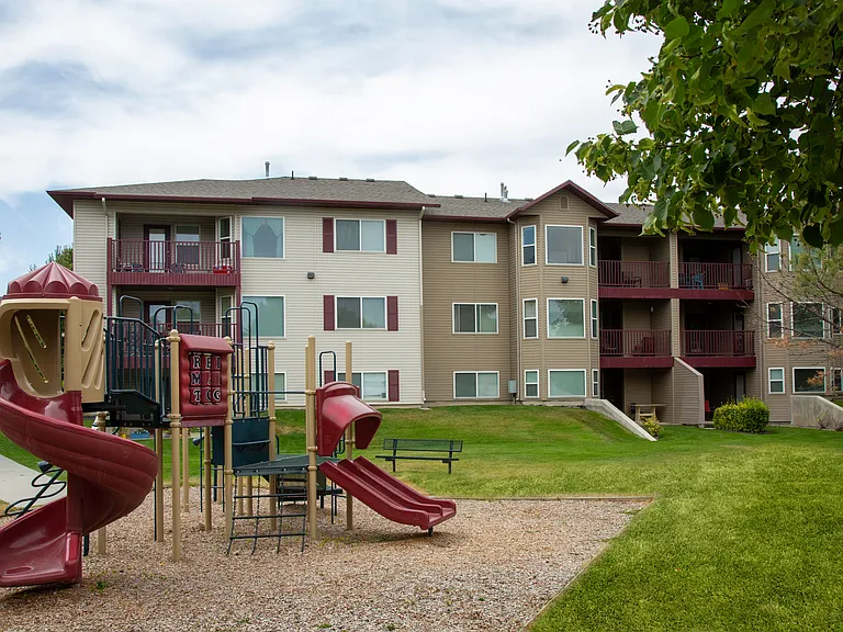 Hanbury Manor Apartments — Photo 36