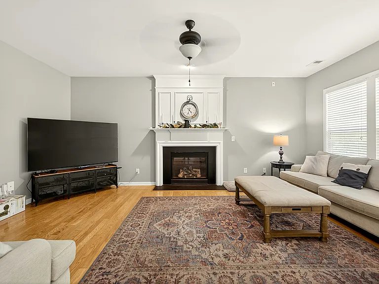 9538 Oswald Ln — Photo 15