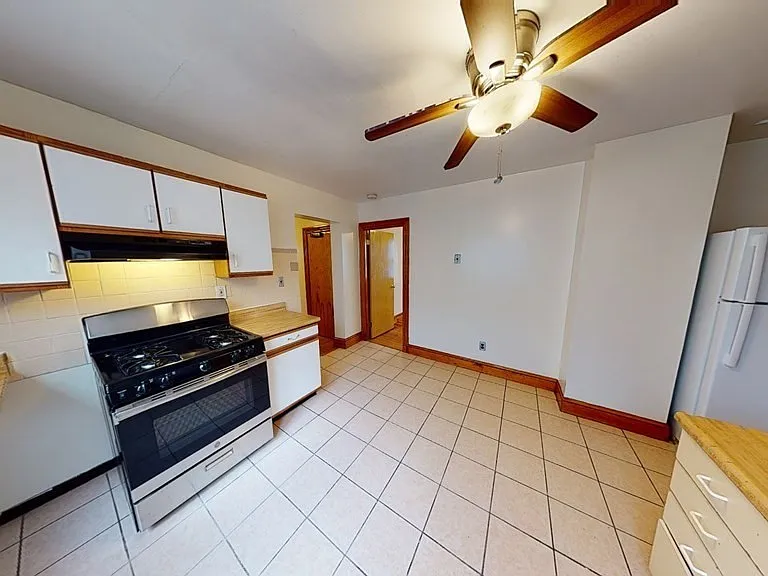 1 Normandy St #3 — Photo 3