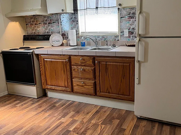 441 Easy St #4 — Photo 1