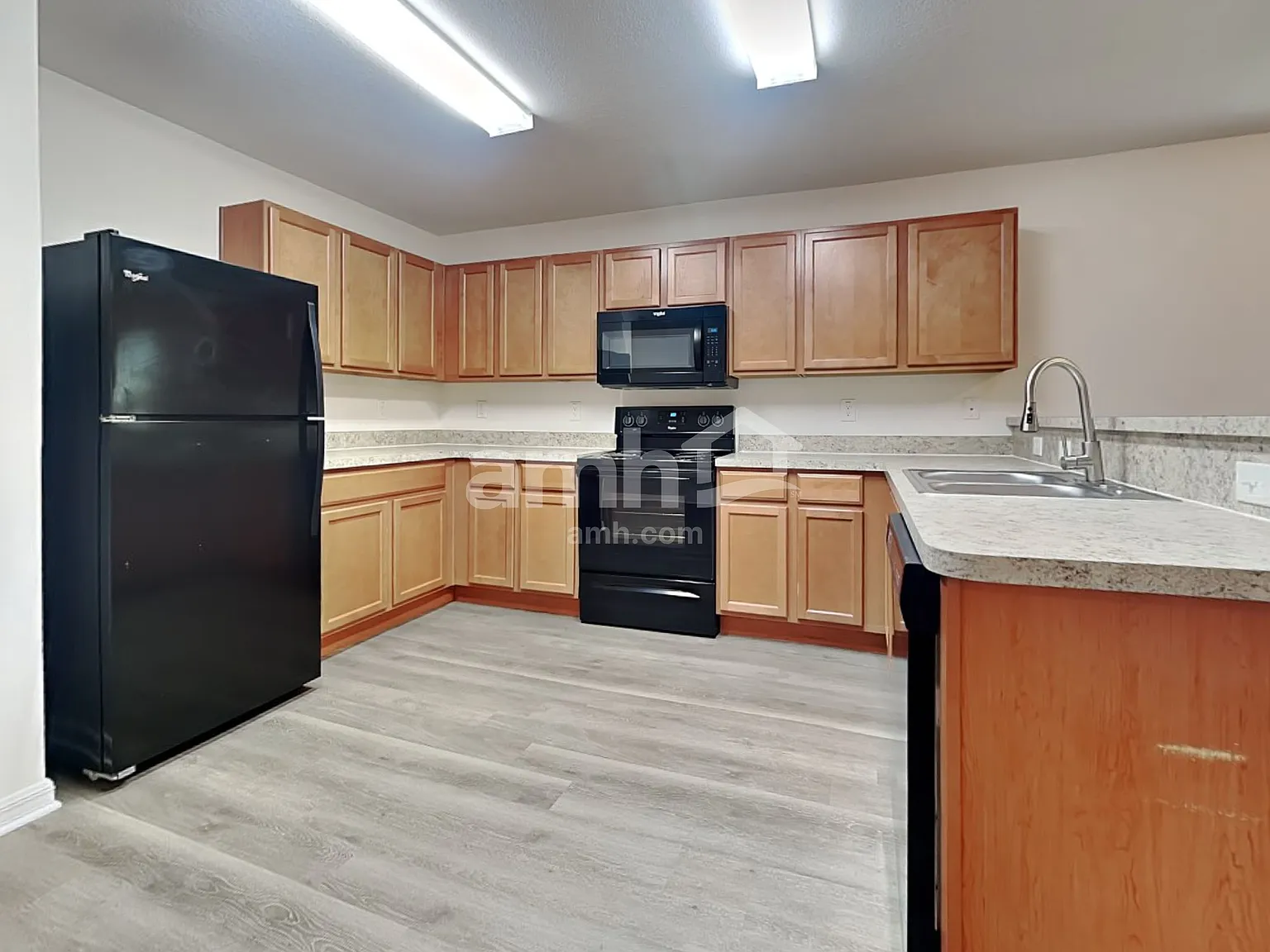 4 bed, 2.0 bath, 1851 sqft, $2,225 — Photo 3