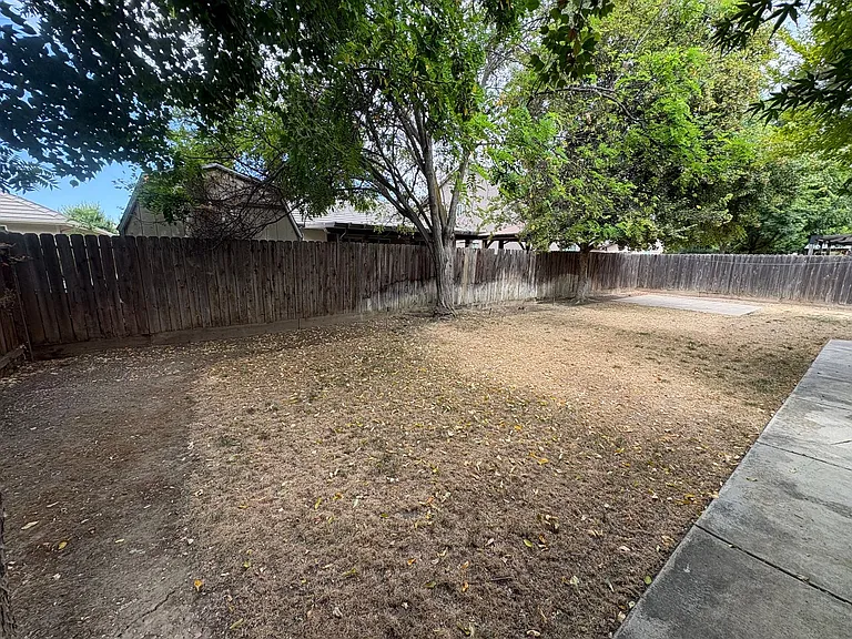 2133 N Denton St — Photo 31