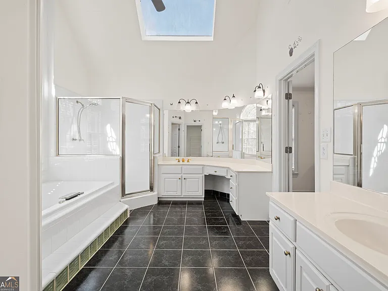 3535 Greenshire Ct — Photo 13