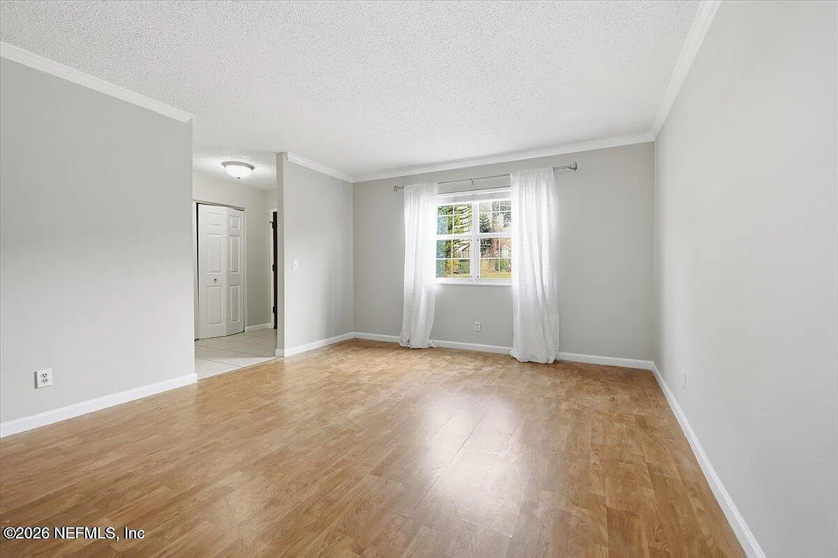 3 bed, 2.5 bath, 1550 sqft, $1,600 — Photo 4