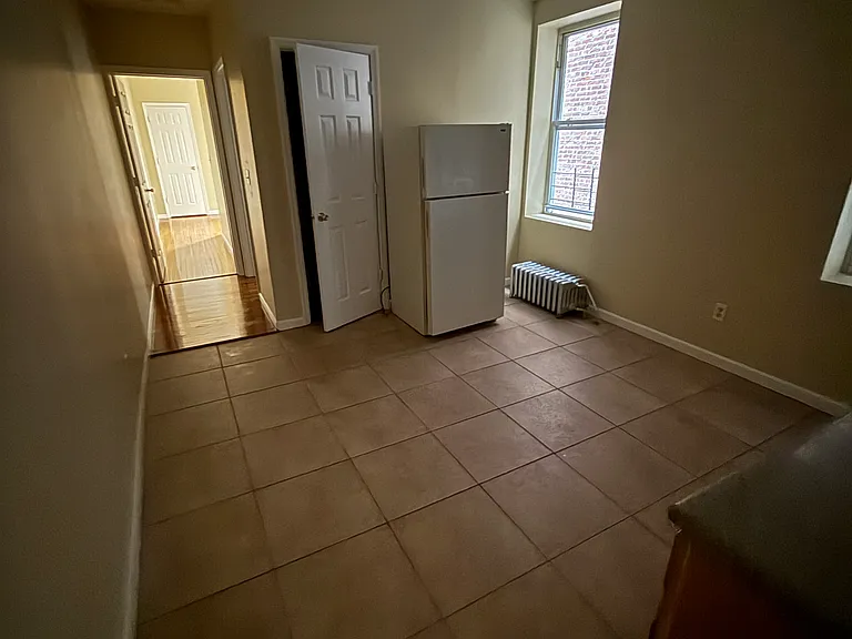 4 Undisclosed Address — Photo 3