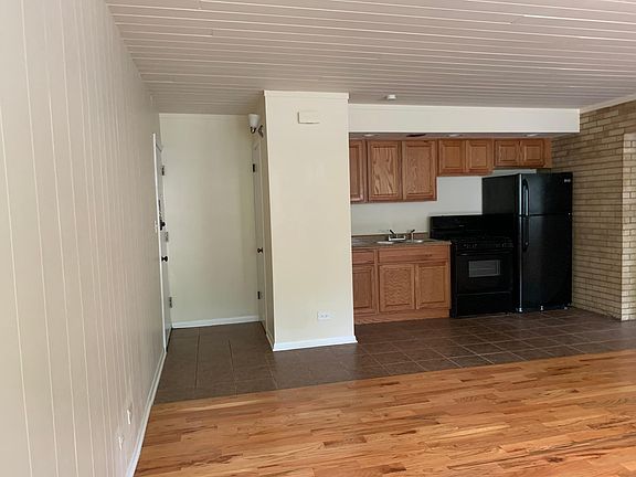2nd image of 1646 2nd St APT 5