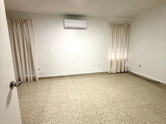 4th image of 180 Avenida Hostos El Monte Sur #1126