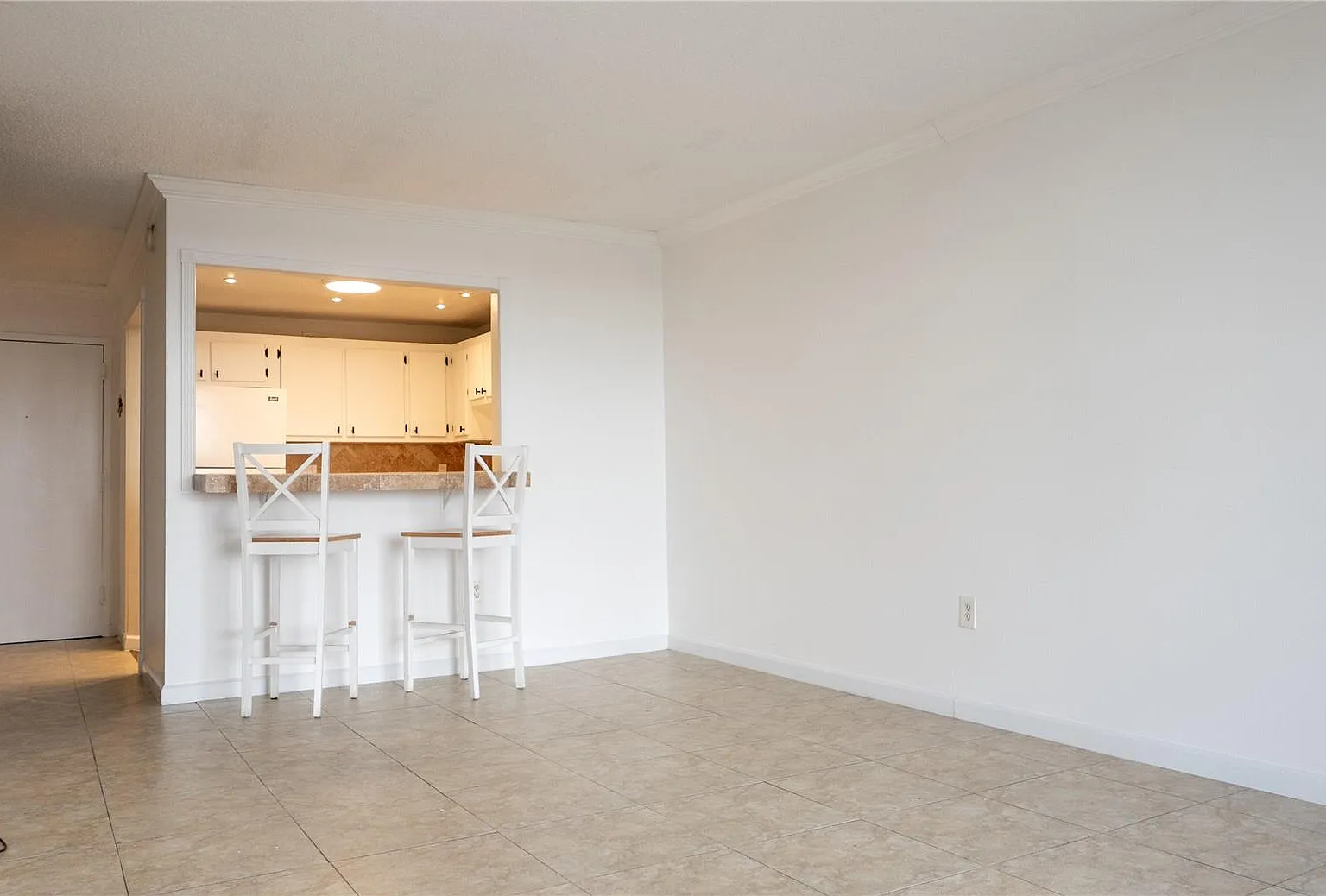 16950 W Dixie Hwy — Photo 1