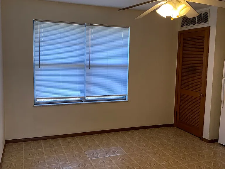 1810 N Belt W #1C — Photo 2