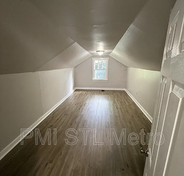 6170 Emerald Ave — Photo 8
