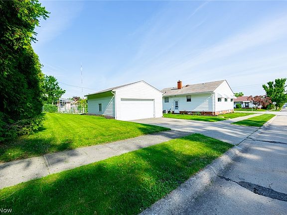 3rd image of 3503 Stanfield Dr