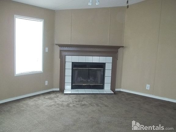 4th image of 1102 Johns Dr