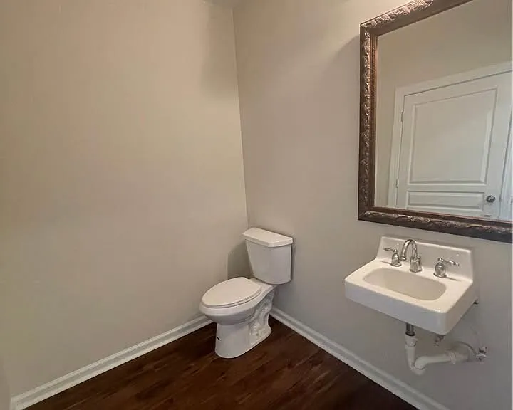 607 Lady St #A — Photo 2