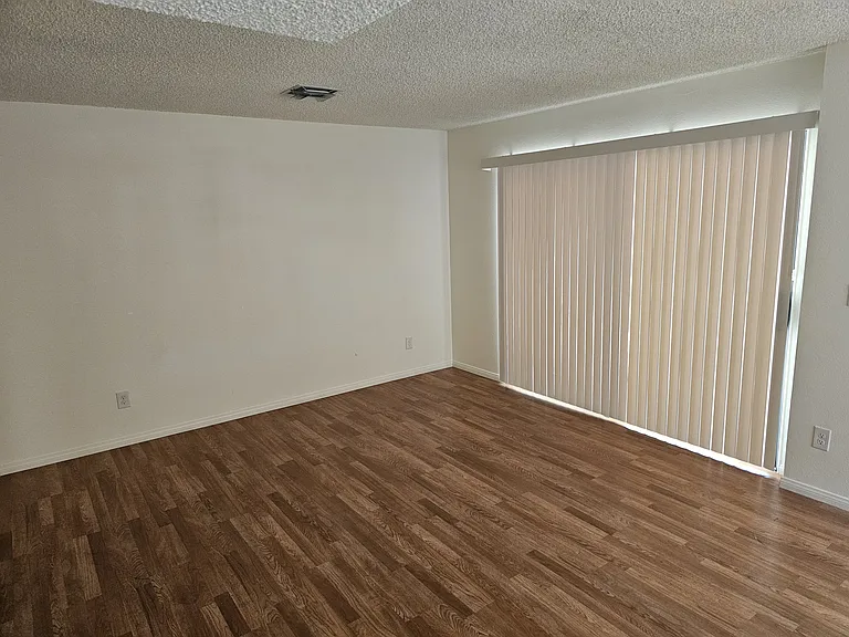 4805 Nara Vista Way — Photo 7