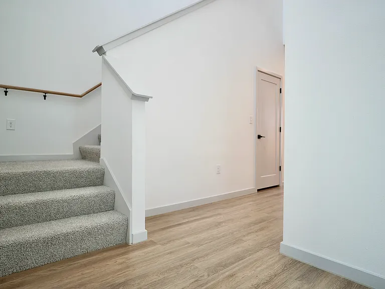 1008 Barbarosa Rd — Photo 2
