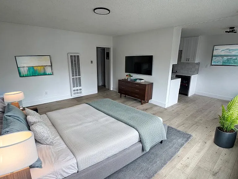 1125 N Onondaga Ave #4 — Photo 4