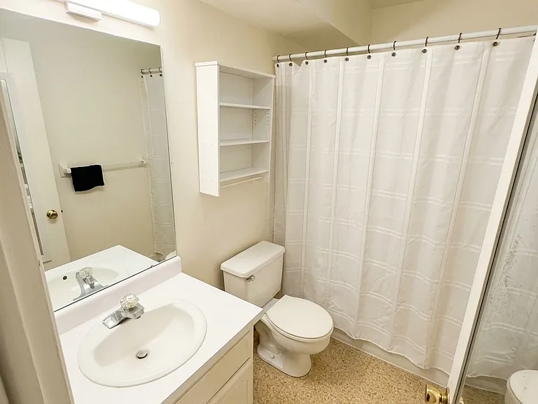 435 W 10th St #7 — Photo 7