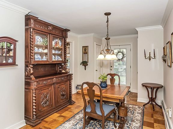 5th image of 11 Harbour Ln #3A