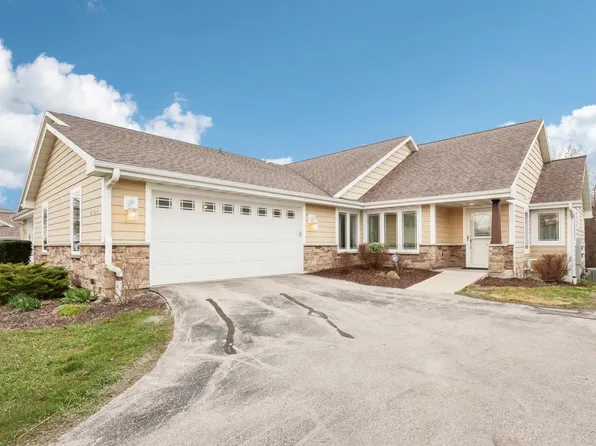 6169 West Woodview COURT, Greenfield, WI 53220