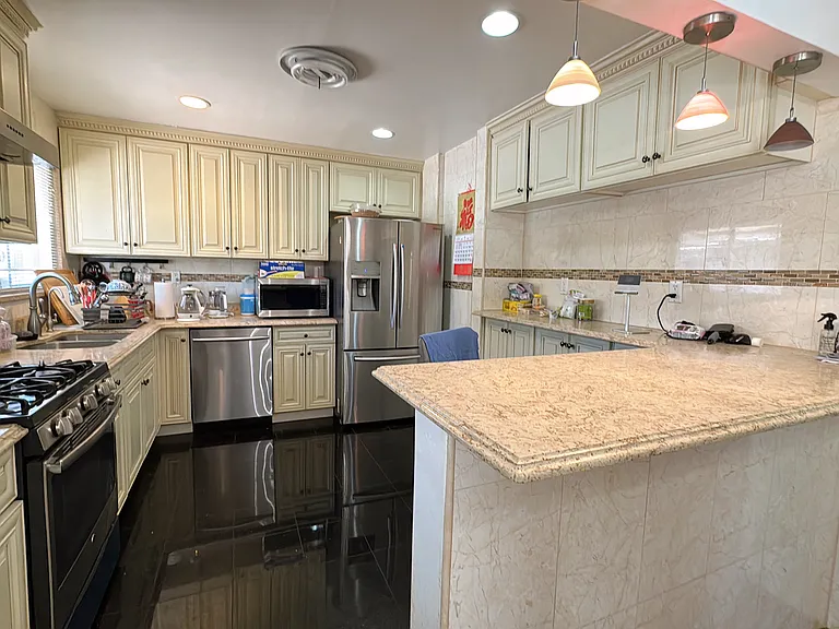 56 Marcus Ave — Photo 5