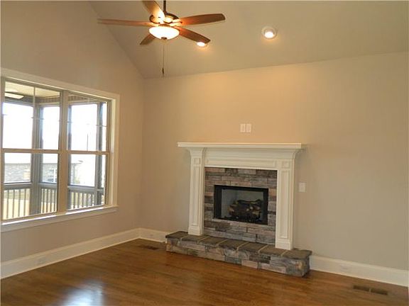 3rd image of 1058 Stonehollow Dr Lot 256