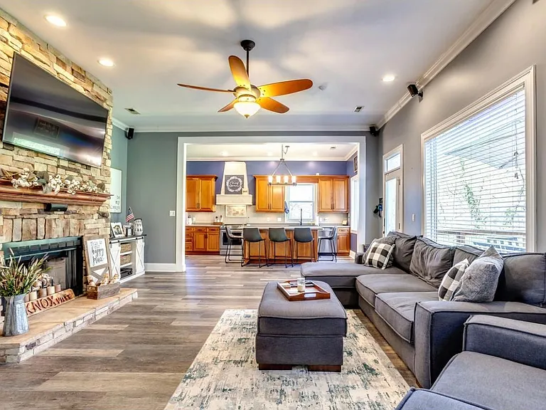 9913 Bluegrass Rd — Photo 4