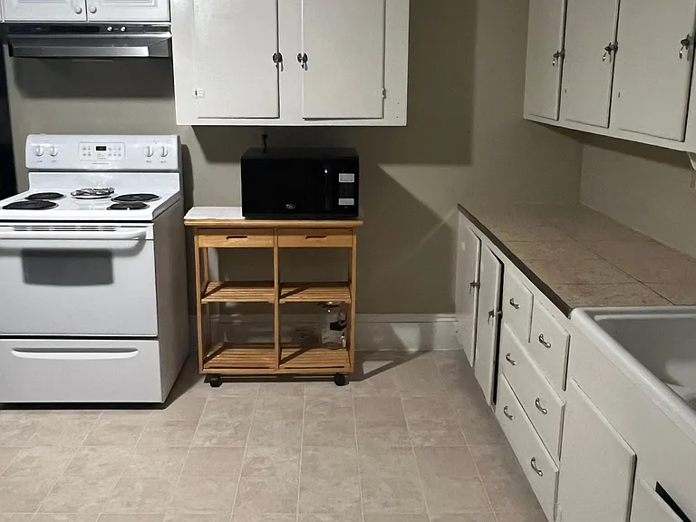2-19 Arlington St #2 — Photo 15
