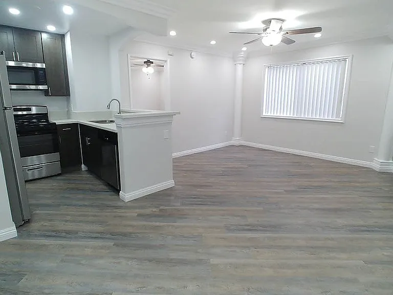14242 Roscoe Blvd — Photo 46