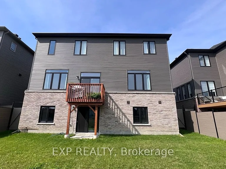 747 Coast Cir — Photo 33