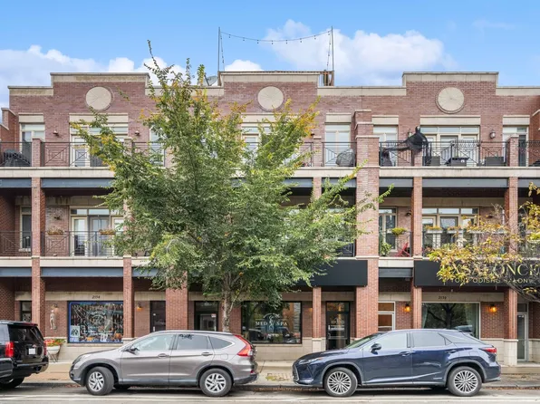 2152 W Roscoe St #1, Chicago, IL 60618