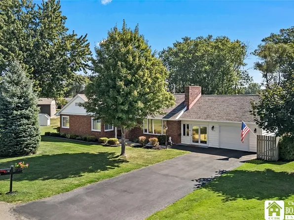 14 W Beach Rd, Dunkirk, NY 14048