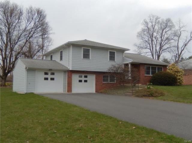 1st image of 3041 Elm Dr