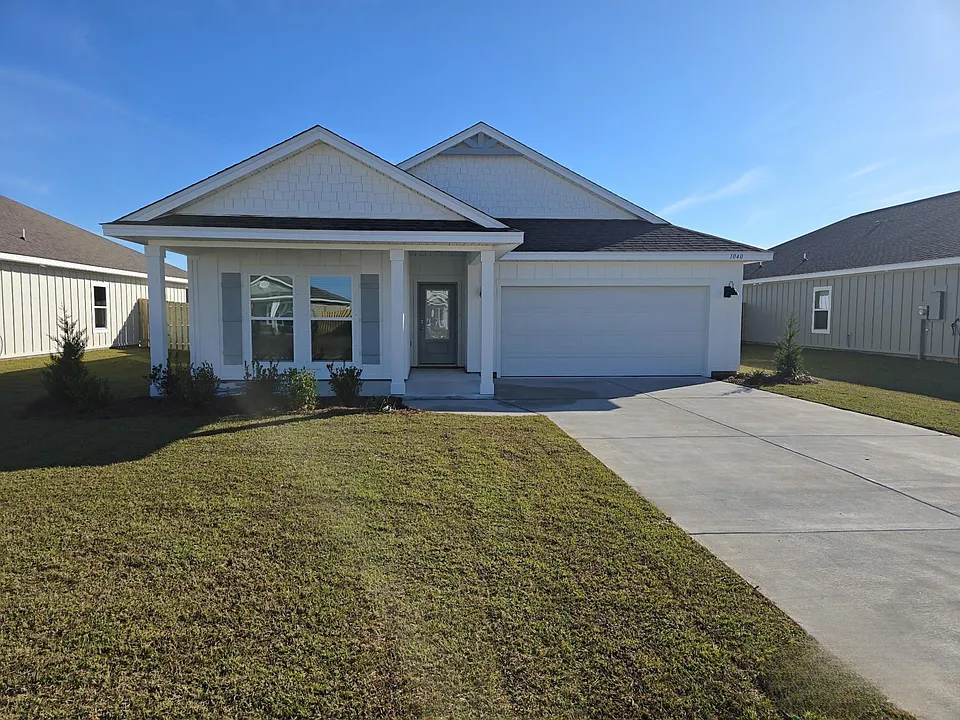1041 Hayward Loop