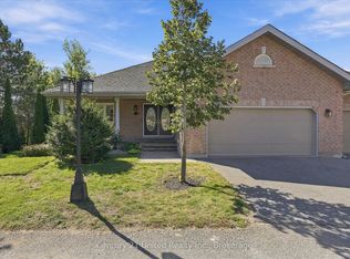 1742 Ravenwood Dr #611, Peterborough, ON K9K2R5