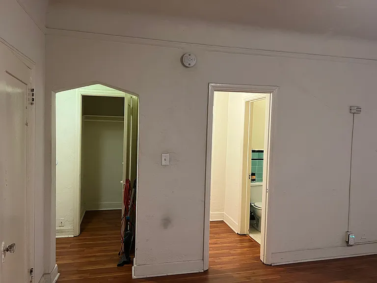 526 1/2 S Oxford Ave #405 — Photo 5