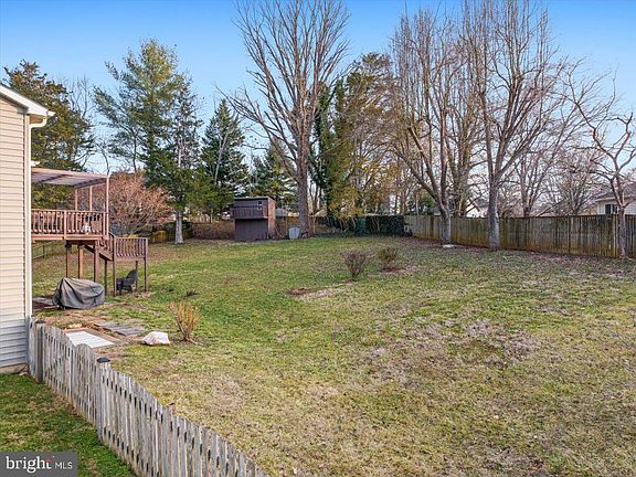 4th image of 7196 Surry Ct
