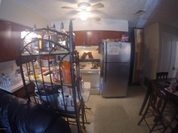 3rd image of 2122 Brackland St