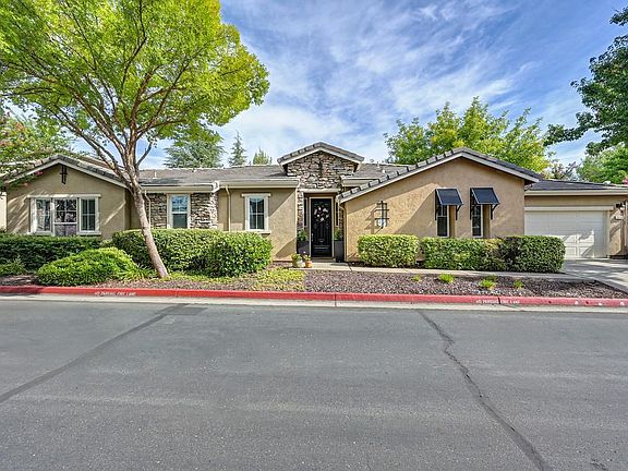 2nd image of 2113 Sterling Dr #22