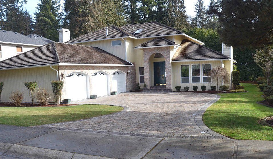 1st image of 1630 236th Ave NE