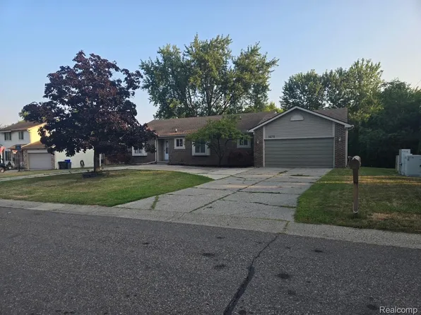 1675 North Dr, Walled Lake, MI 48390