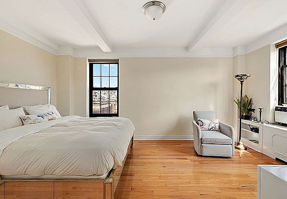 3rd image of 1 University Pl APT 17G